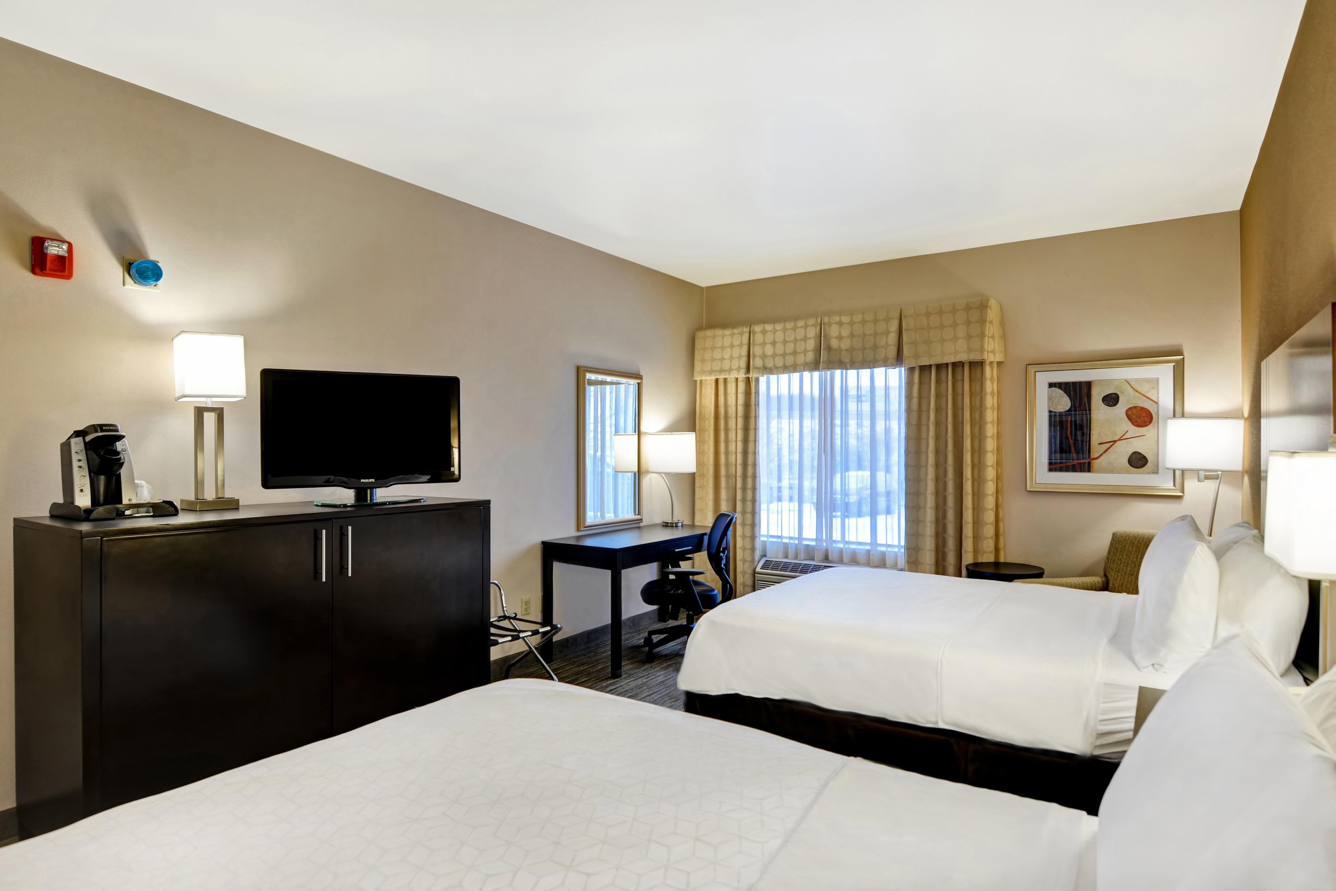 Holiday Inn Express Hotel & Suites Milwaukee-New Berlin By Ihg Exterior foto
