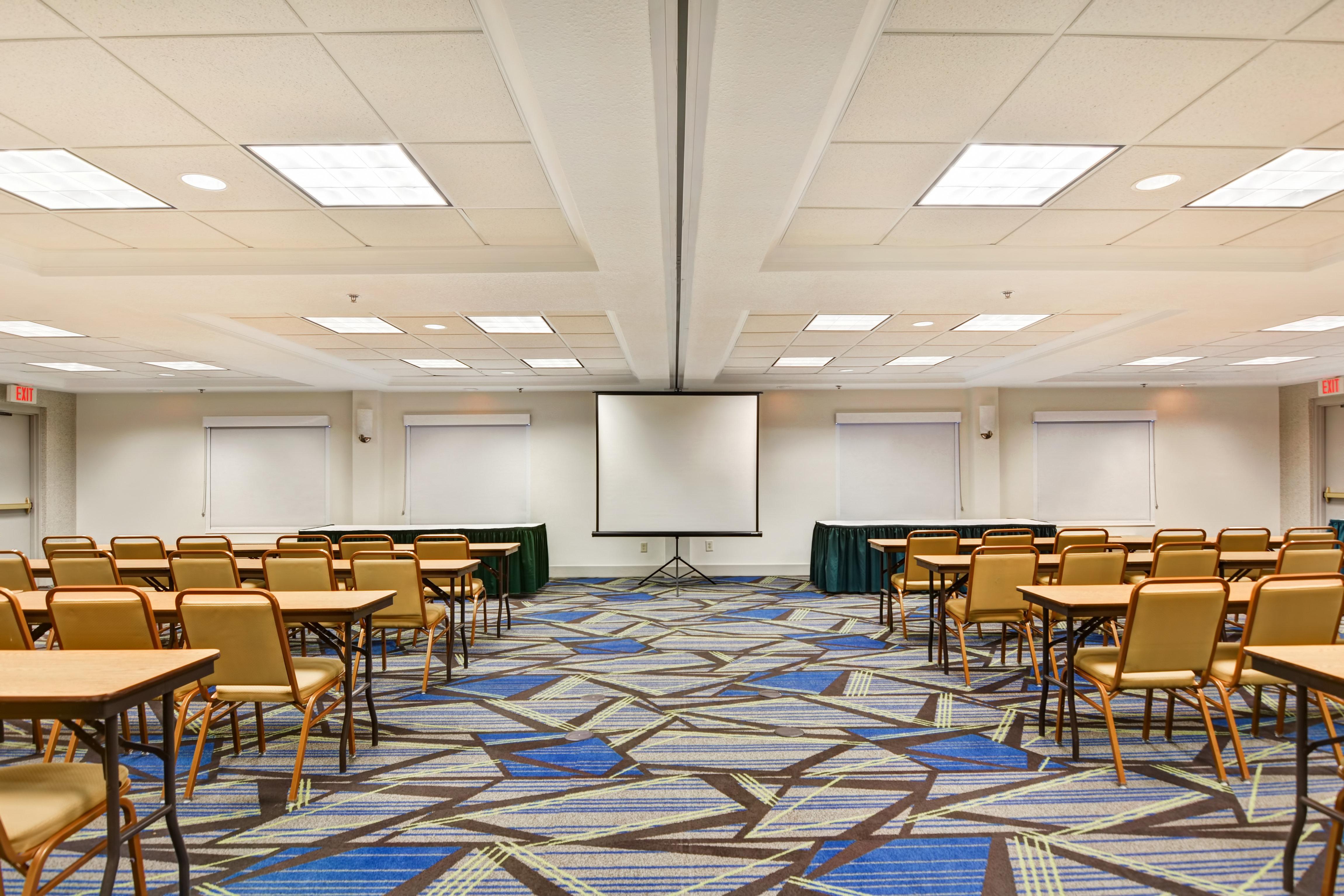 Holiday Inn Express Hotel & Suites Milwaukee-New Berlin By Ihg Exterior foto