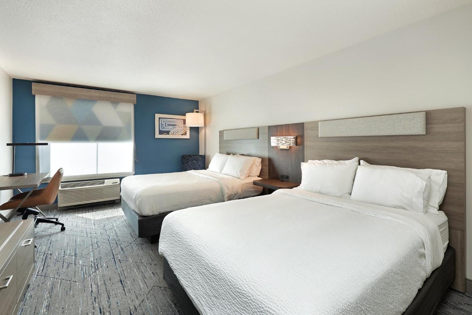 Holiday Inn Express Hotel & Suites Milwaukee-New Berlin By Ihg Exterior foto