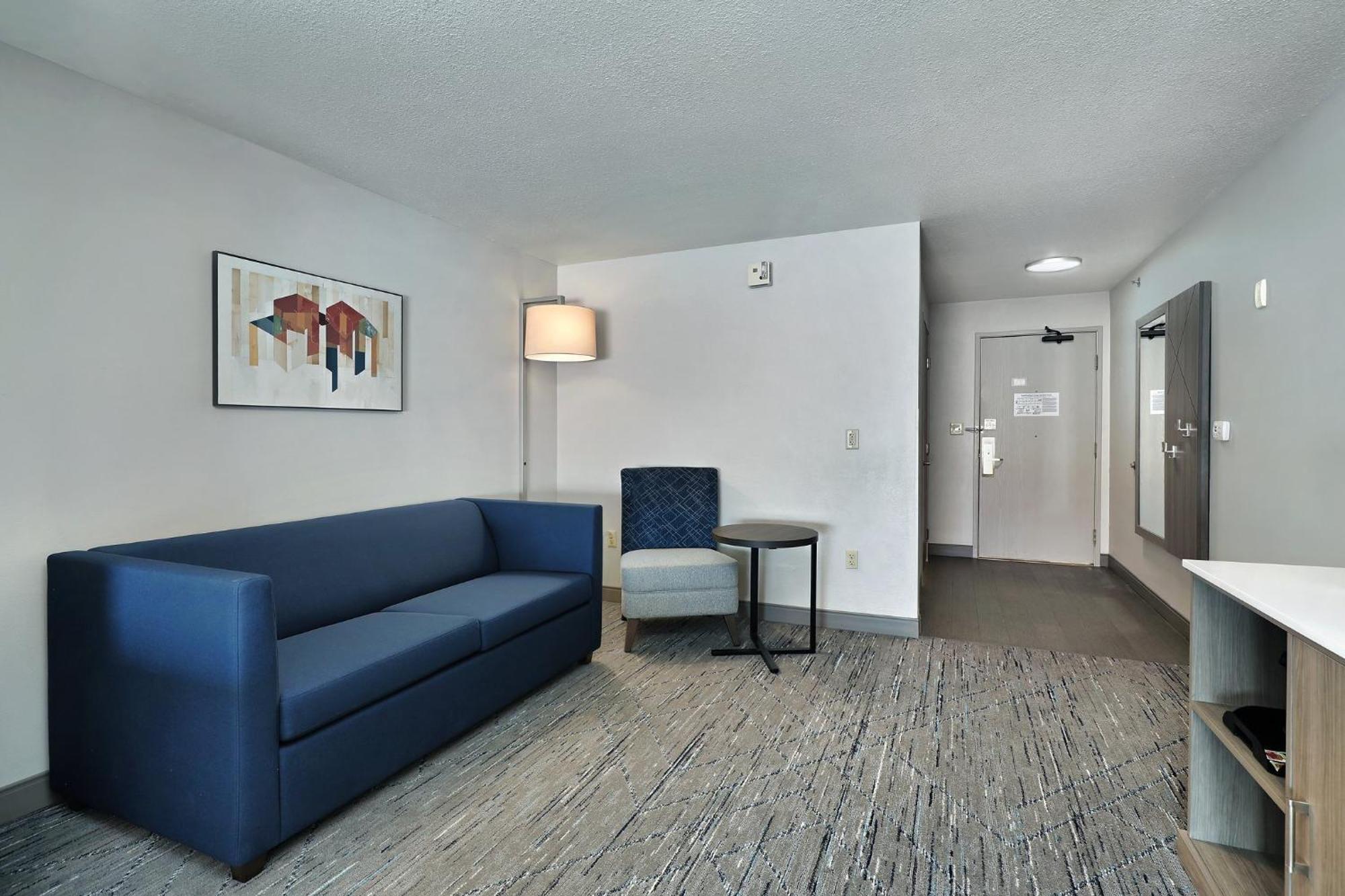 Holiday Inn Express Hotel & Suites Milwaukee-New Berlin By Ihg Exterior foto