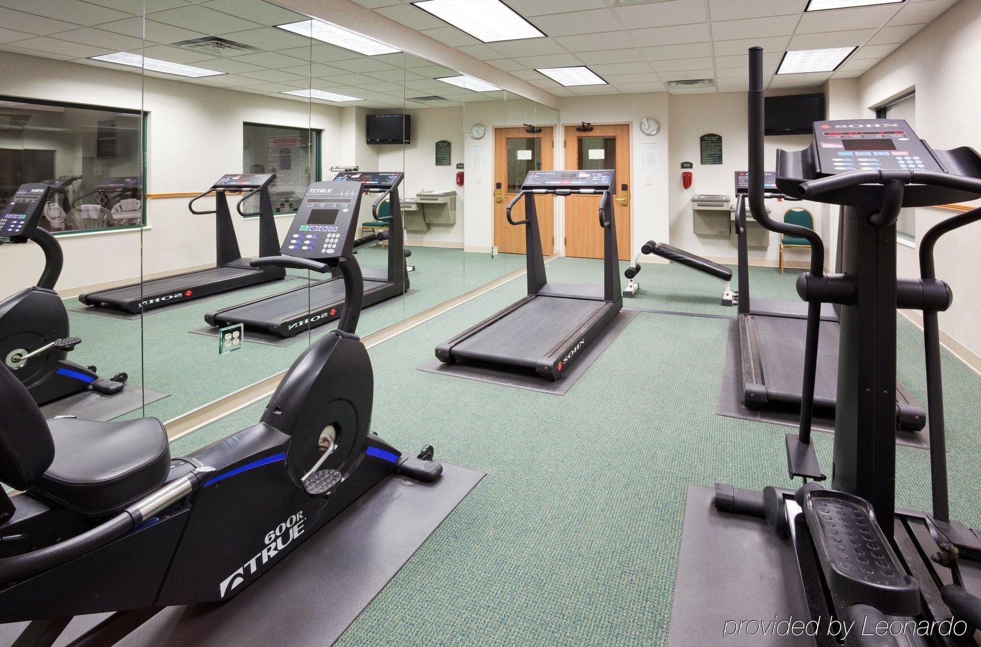 Holiday Inn Express Hotel & Suites Milwaukee-New Berlin By Ihg Instalações foto